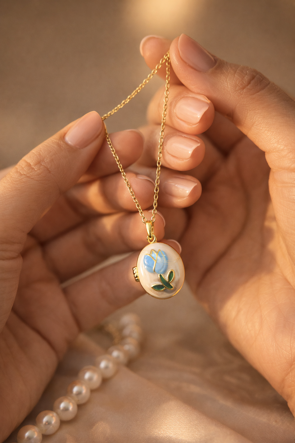 Tulip Photo Locket Chain (Blue)