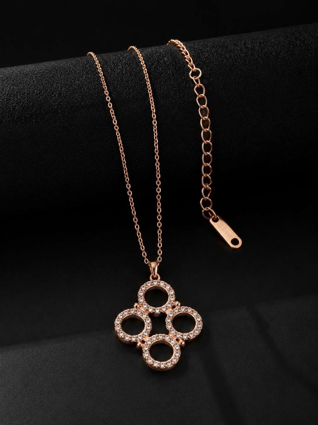 Orbit Luxe Magnetic Necklace