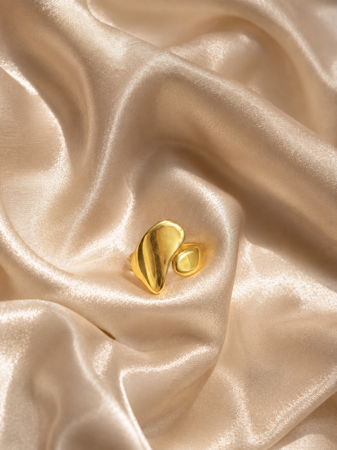 Molten Curve Ring